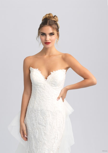 disney-boutique/bridal-gowns/platinum-collection-2024/maleficent/DVL11-Maleficent-Studio-IV-04-450x633.jpg