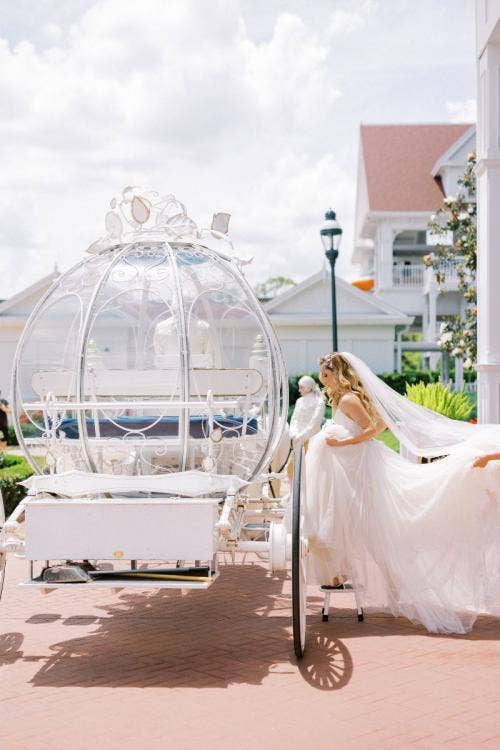 bride, portrait, bridal portrait, cinderella's coach, coach, wedding ceremony, ceremony, ceremony entrance, grand Floridian, Disney's grand Floridian