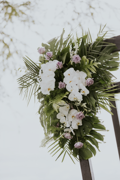 wedding ceremony, ceremony decor, ceremony floral, altar, altar floral, altar decor, tropical floral, tropical boho, aulani, aulani wedding