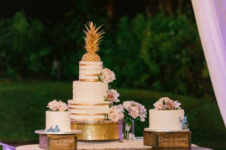 wedding cake, cake, gold decor, tropical decor, 3 tier, 3 tier cake, Aulani, lanikuhonua, lanikuhonua reception