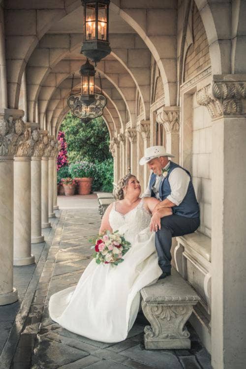 bride and groom, couple, portrait, couple portrait, Epcot, Italy, Italy pavilion, park portrait, park portrait session