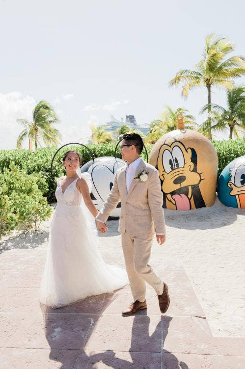 couple, portrait, castaway cay, Disney Cruise Line, cruise wedding