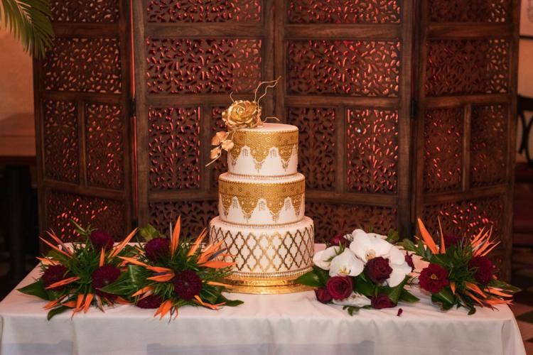 wedding cake, cake, 3 tier, 3 tier cake, three tier cake, gold design, gold wedding cake