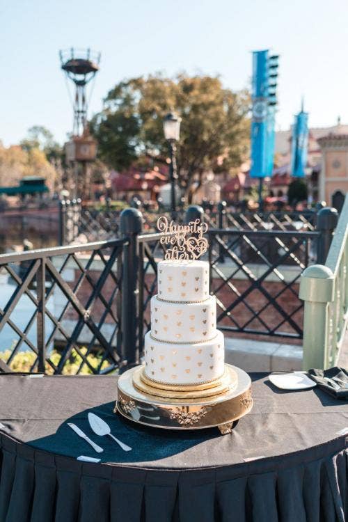 wedding cake, cake, 3 tier, 3 tier wedding cake, custom cake topper, cake topper, wedding reception, reception, food, Epcot, Italy, Italy pavilion, Italy Isola