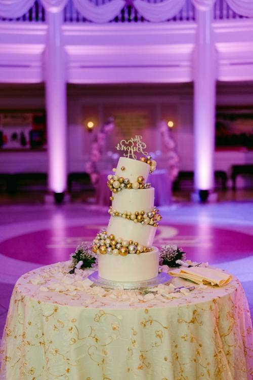 4 tier, wedding cake, cake, 4 tier wedding cake, custom up lighting, up lighting, food & beverage, aa rotunda, American adventure rotunda, Epcot, American pavilion