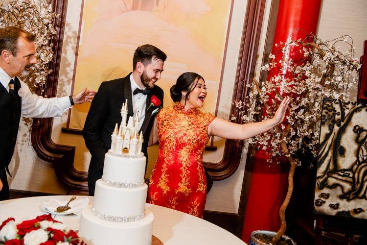 couple, cutting cake, cake, wedding reception, reception, great hall of china, china, china pavilion