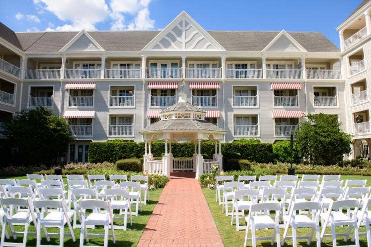 decorated wedding ceremony, ceremony, wedding ceremony, gazebo, yacht club gazebo, yacht gazebo