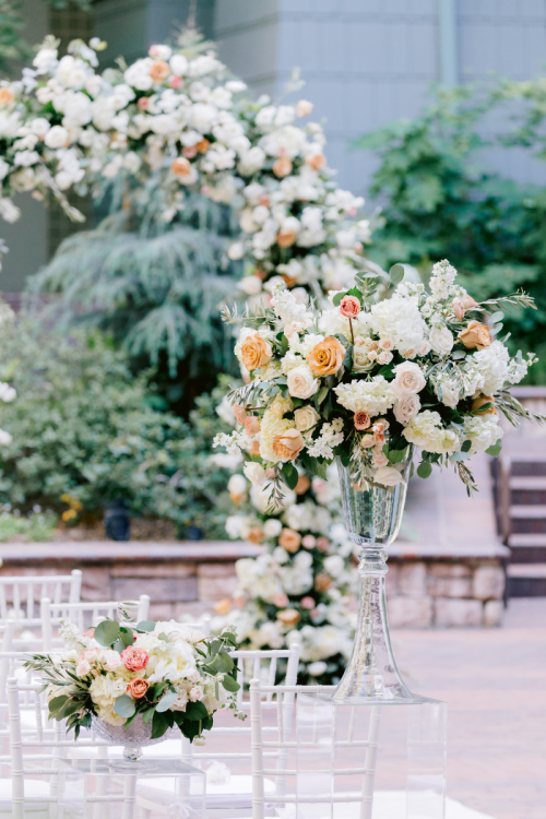 wedding ceremony, ceremony, ceremony decor, ceremony floral, floral altar, altar floral, roses, aisle floral, brisa courtyard, grand californian