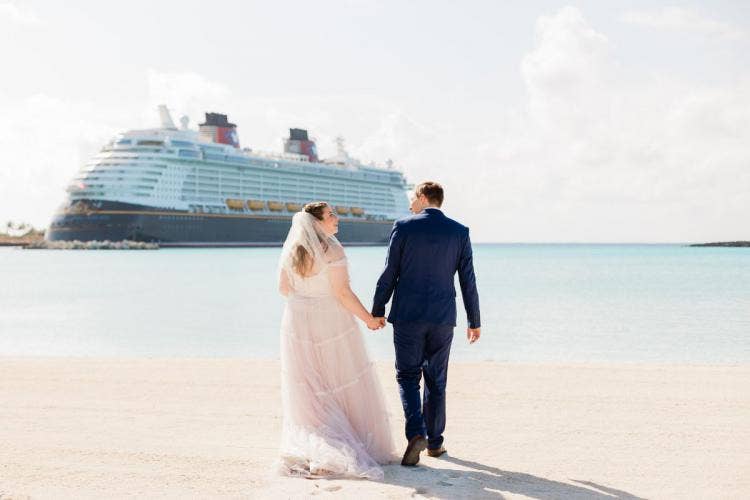 bride and groom, couple, portrait, Disney cruise line, cruise, cruise line, cruise ship, beach, castaway cay