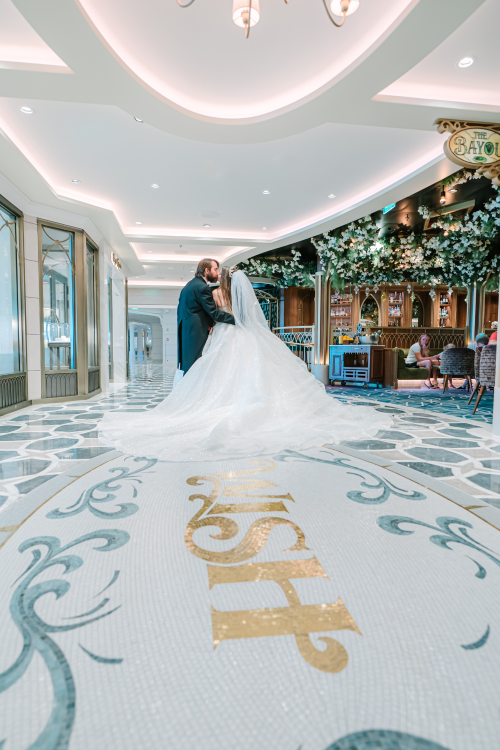 bride and groom, couple, portrait, couple portrait, disney cruise line, cruise line, disney cruise, cruise line wedding, disney wish, kiss, couple kiss