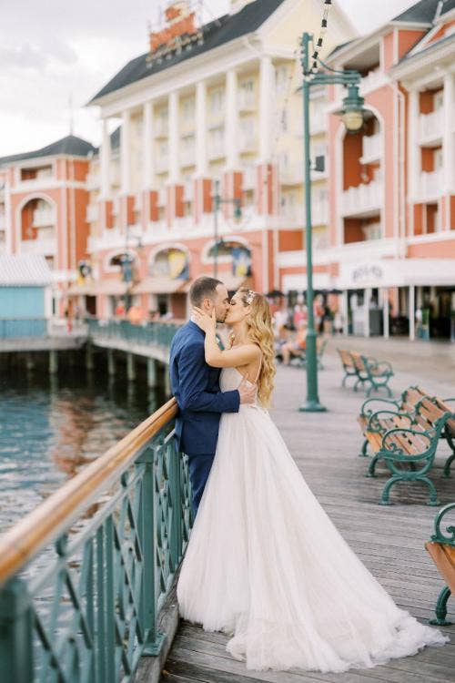 bride and groom, couple, portrait, kiss, the BoardWalk, boardwalk