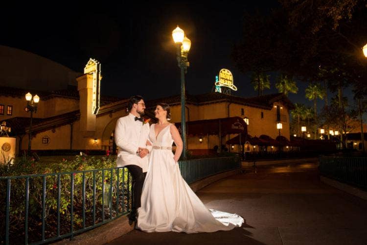 bride and groom, couple, portrait, couple portrait, nighttime, hollywood studios, brown derby
