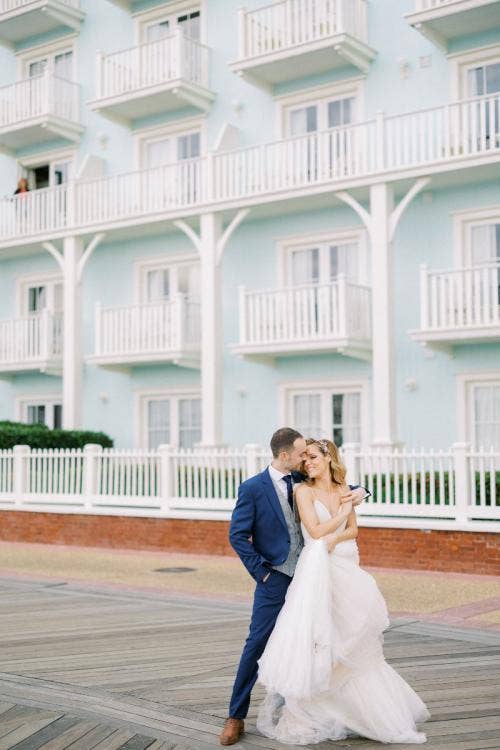 bride and groom, couple, portrait, kiss, the BoardWalk, boardwalk