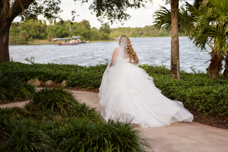 bride, bridal portrait, picture point, wedding pavilion, disney's wedding pavilion, candid, grand floridian, disney's grand floridian resort grand floridian resort & spa