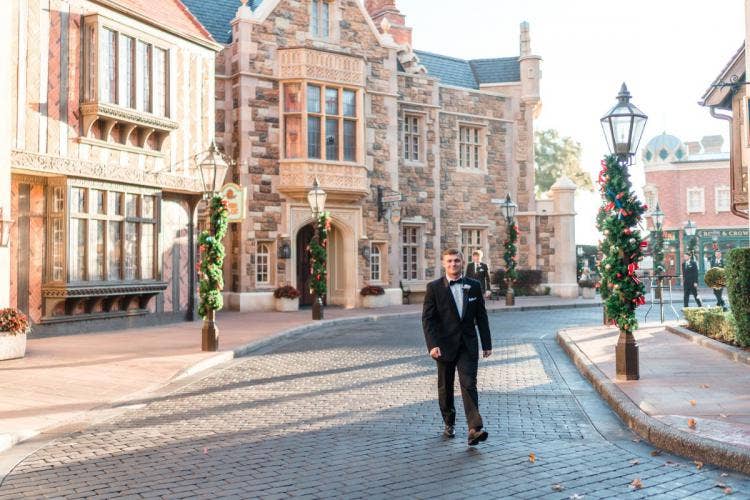 groom, wedding ceremony, ceremony, entrance, groom entrance, ceremony entrance, Epcot, Epcot wedding, uk, uk pavilion, uk courtyard