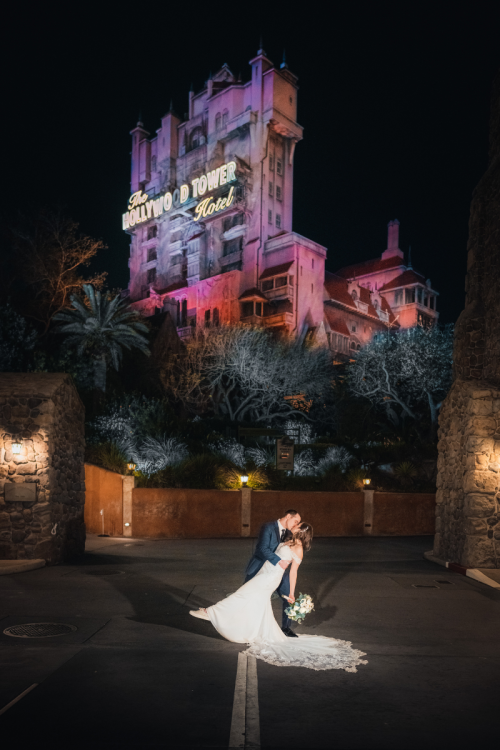 bride and groom, couple, portrait, couple portrait, hollywood studios, studios, hollywood, kiss, couple kiss, tower of terror, sunset boulevard