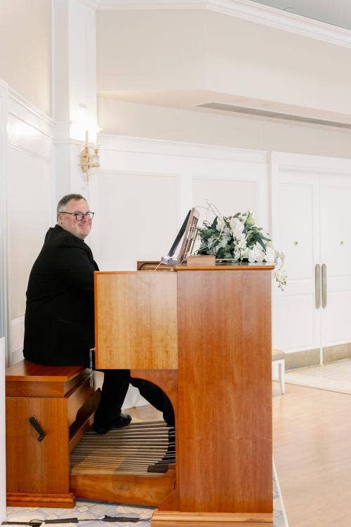 entertainment, musician, organist, Disney's wedding pavilion, wedding pavilion, wedding ceremony, ceremony, music, live music
