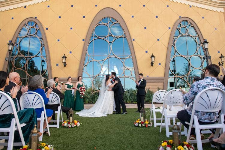 wedding ceremony, ceremony, couple, first kiss, kiss, coronado springs, coronado, Destino plaza