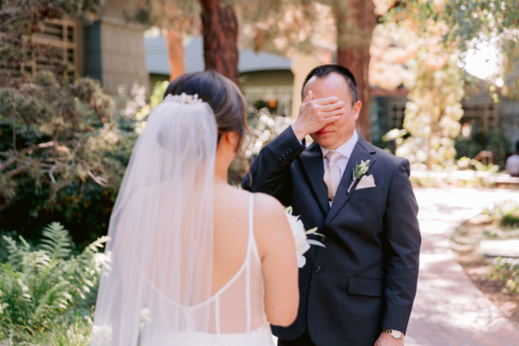 bride and father, father daughter, first look, father first look, first look with father, brisa courtyard, grand californian, disneyland, disneyland resort