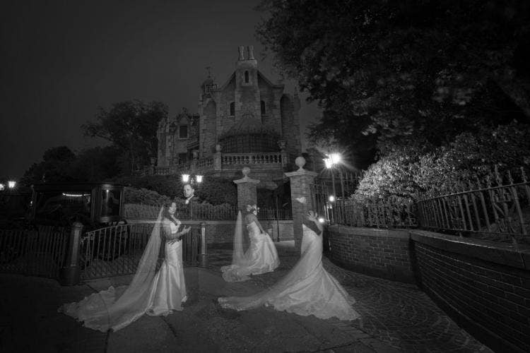 bride and groom, couple, portrait, couple portrait, magic kingdom, haunted mansion, halloween, black and white