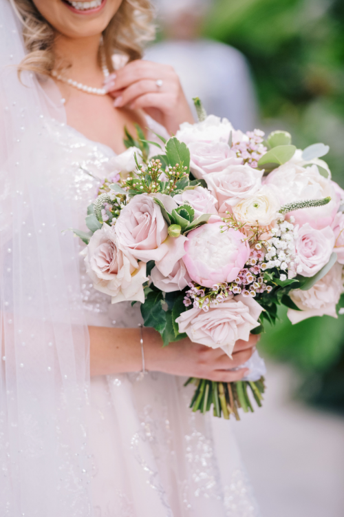 bride, bouquet, bridal bouquet, floral, pink floral, pink roses