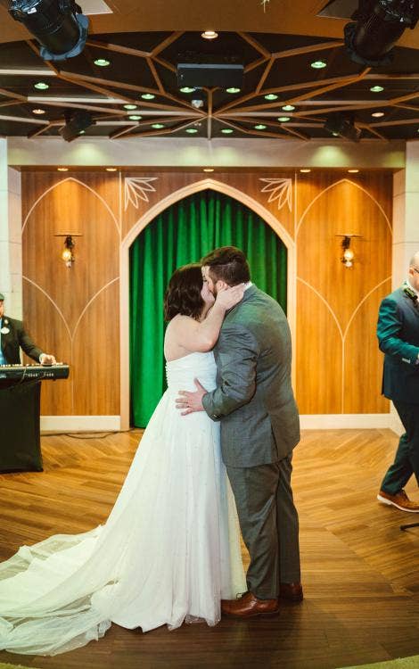 couple, first kiss, wedding ceremony, ceremony, the bayou, Disney cruise line, cruise wedding, Disney Wish