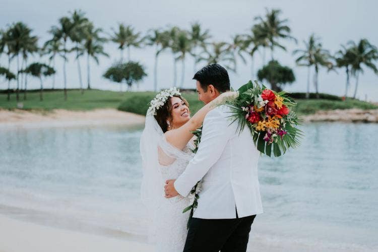 bride and groom, couple, portrait, couple portrait, aulani, aulani beach, beach, ocean, flower crown