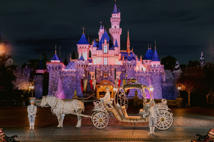 Disneyland, Disney Weddings Coach, Cinderella Platinum Coach