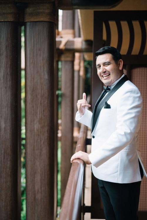 groom, portrait, groom portrait, getting ready, white suit, aulani