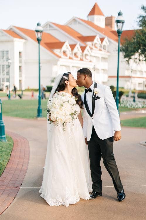 bride and groom, couple, portrait, couple portrait, kiss, grand Floridian, Disney's grand Floridian resort & spa
