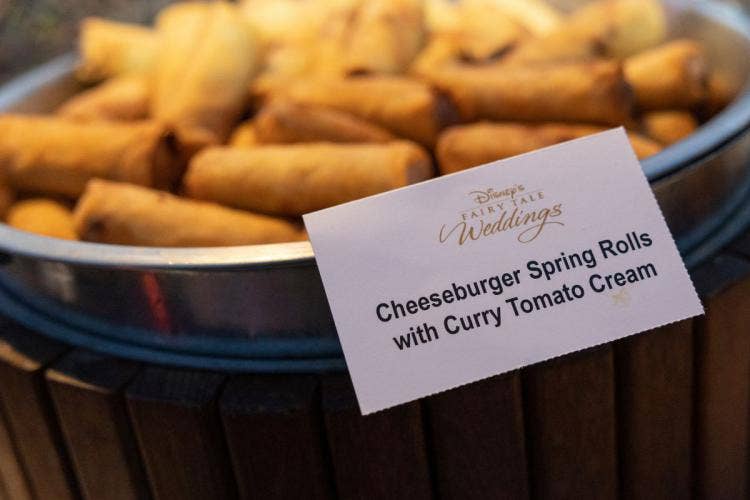 food, dessert, dessert party, fireworks dessert party, cheeseburger spring rolls, horderves, epcot, uk pavilion, uk lochside