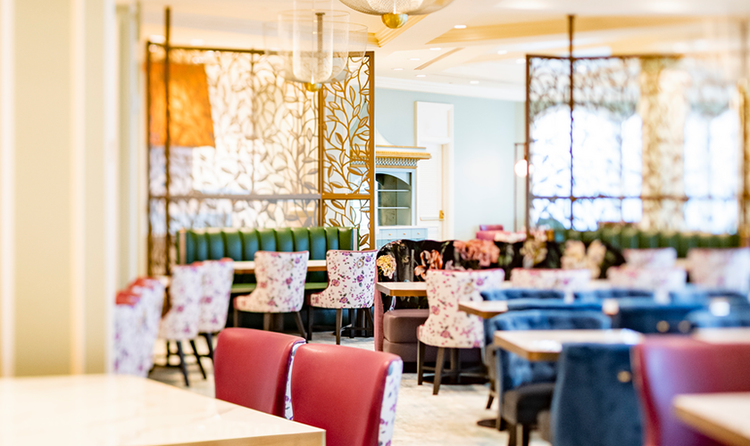 A dining room in the restaurant Cítricos at Disney’s Grand Floridian Resort & Spa